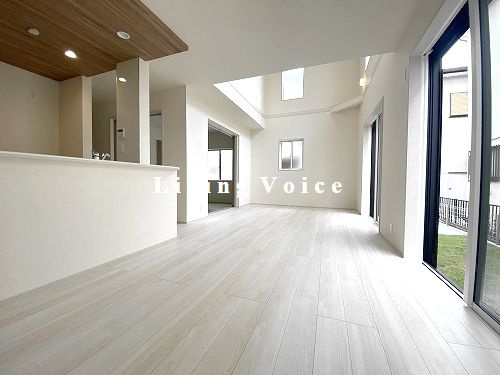 【居間・リビング】 | 【仲介手数料０円】平塚市横内　新築一戸建て