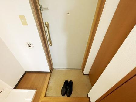 ヨウコースクウェア中浦和EASTの玄関