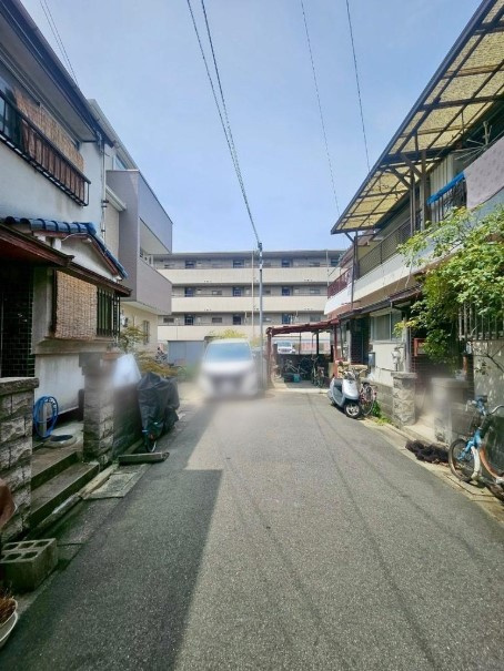 守口市寺方錦通1丁目　戸建の前面道路含む現地写真