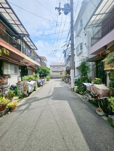 守口市寺方錦通1丁目　戸建の前面道路含む現地写真