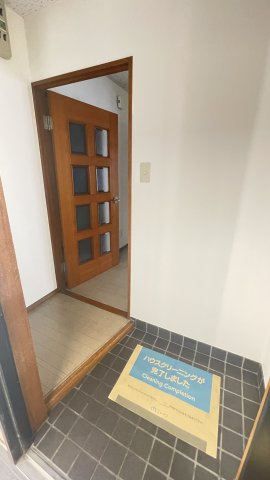 ベルハイム諏訪木の玄関|収納もある玄関です