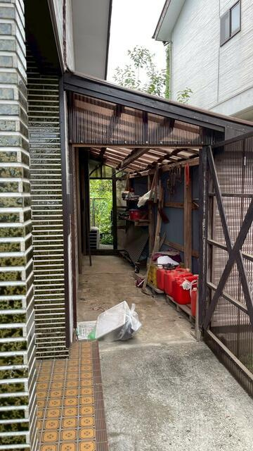 八王子市石川町の中古一戸建の駐車場| 
