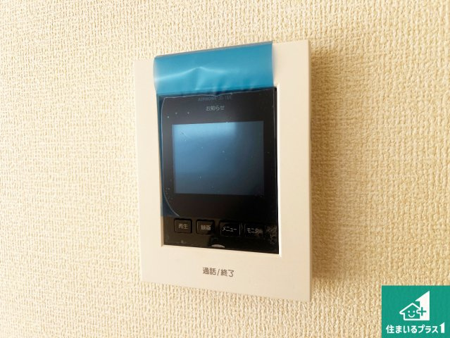 藤井寺市大井　第2期　新築一戸建ての防犯設備|カラーモニターインターホン！声だけでなく来訪者の姿や顔がモニターで確認できるので、小さなお子様がいらっしゃるご家庭でも安心できます！