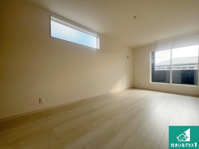 藤井寺市大井　第2期　新築一戸建ての洋室|シンプルな洋室は、自分好みのインテリアが楽しめます♪ご家族とインテリアや家具を選びに行くのは新築購入時の醍醐味の一つです。ぜひお楽しみください♪