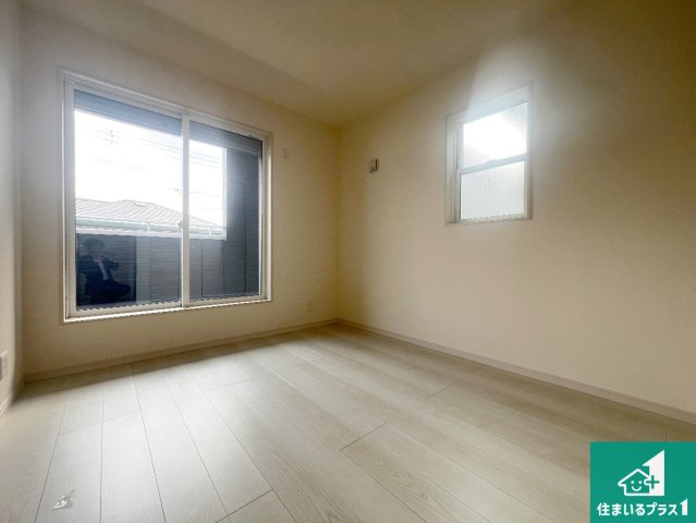 藤井寺市大井　第2期　新築一戸建ての洋室|シンプルな洋室は、自分好みのインテリアが楽しめます♪ご家族とインテリアや家具を選びに行くのは新築購入時の醍醐味の一つです。ぜひお楽しみください♪