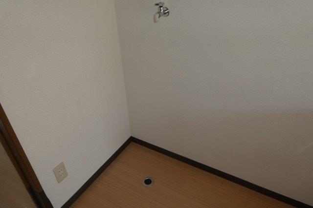 シェ・モアのその他|洗濯機置き場