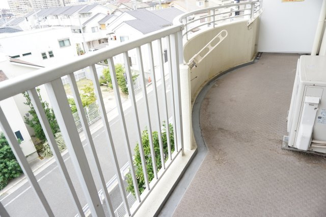 ディオ・フェルティ大東緑ヶ丘のバルコニー