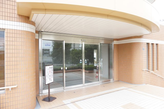 ディオ・フェルティ大東緑ヶ丘のエントランス