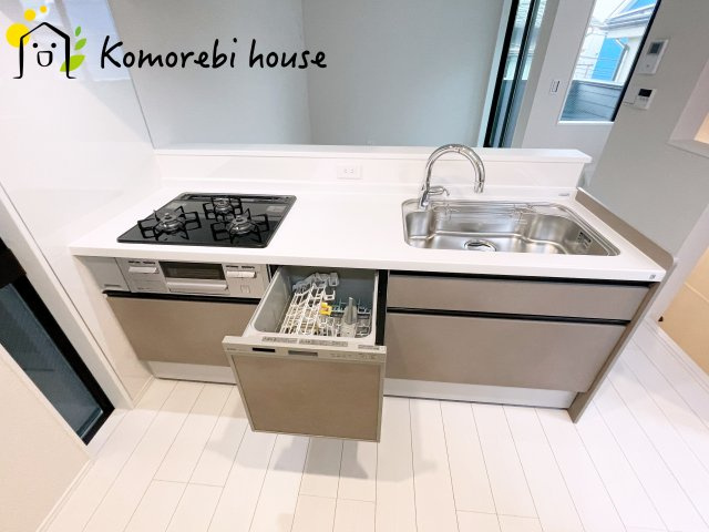 さいたま市大宮区大成町　第1　新築一戸建て　Bのキッチン|コンパクトなキッチンで掃除もラクラク