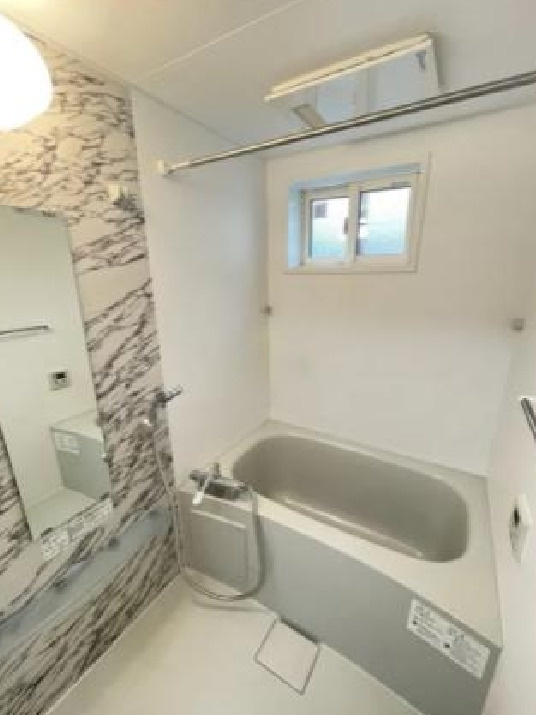 ハイツ幸の浴室