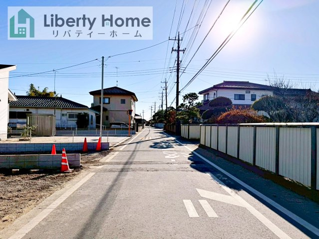 つくば市今鹿島9期　新築戸建　2号棟の前面道路含む現地写真