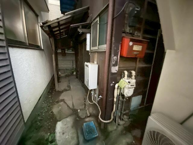 北区赤羽北１丁目の中古一戸建の前面道路含む現地写真| 