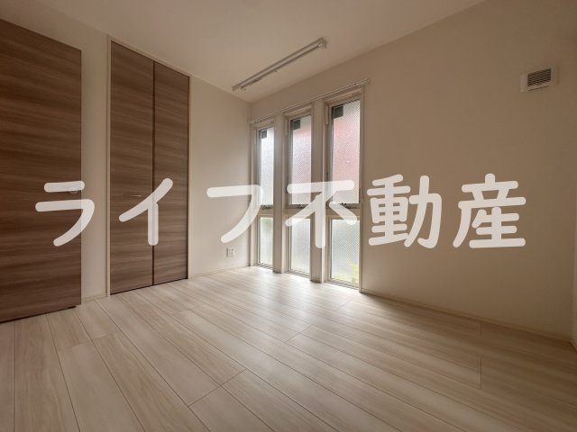 PRESENT WELL D-ROOMの寝室|使い勝手のいい寝室です