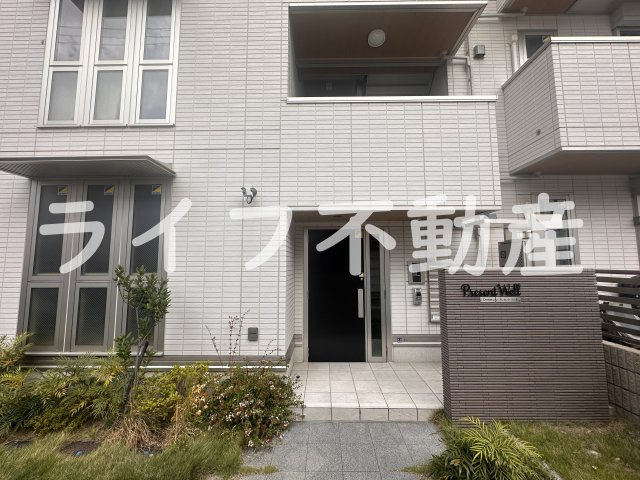 PRESENT WELL D-ROOMのエントランス|エントランスです