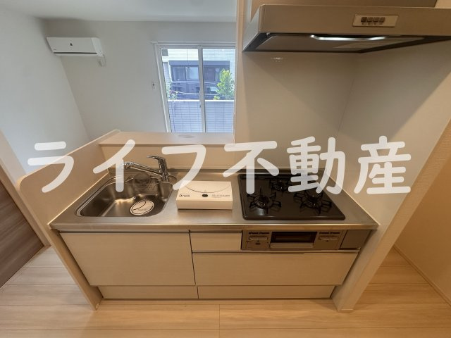 PRESENT WELL D-ROOMのキッチン|コンパクトなキッチンで掃除もラクラク