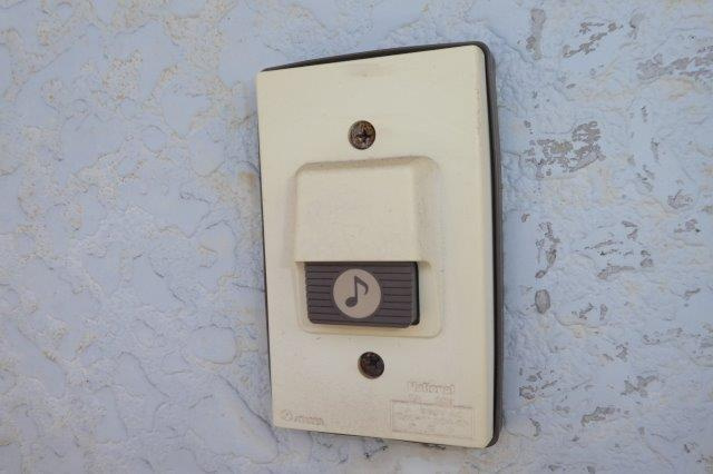 シェ・モアのセキュリティ|チャイム