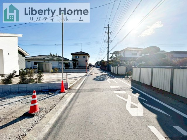 つくば市今鹿島9期　新築戸建　3号棟の前面道路含む現地写真