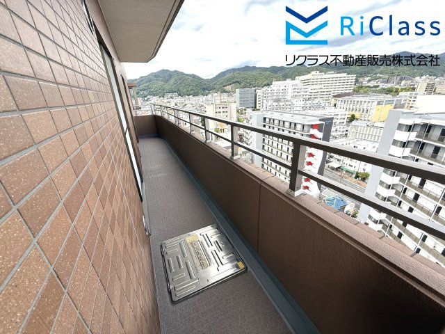 グラン・パレ大倉山ウエストタワーのバルコニー|陽当たり良好なバルコニーです