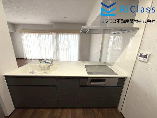 グラン・パレ大倉山ウエストタワーのキッチン|ＩＨクッキングヒーターです