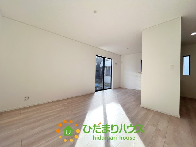 宮代町西原第２　新築一戸建て　01　クレイドルガーデンの居間・リビング