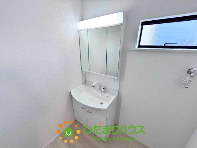 宮代町西原第２　新築一戸建て　02　クレイドルガーデンの独立洗面台