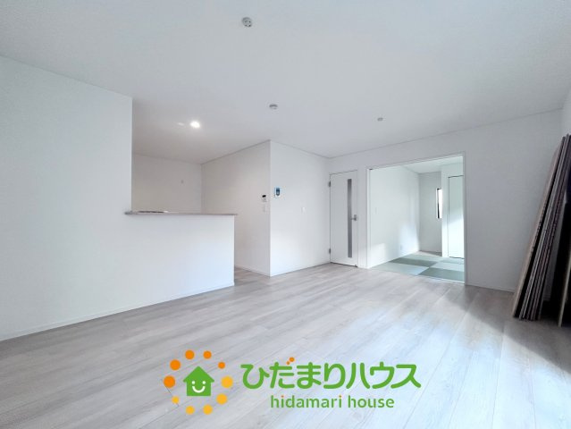 宮代町西原第２　新築一戸建て　02　クレイドルガーデンの居間・リビング|2025/11/5　撮影