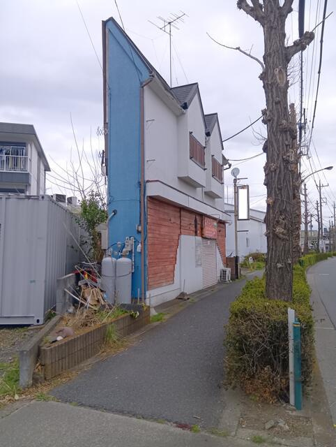 福生市大字熊川の中古一戸建の前面道路含む現地写真| 
