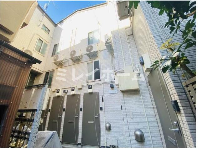 インベスト大森北のエントランス