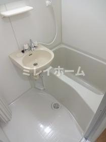 インベスト大森北の浴室