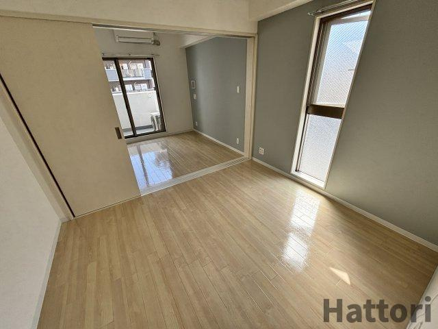 ルクレ新大阪レジデンスの居間・リビング