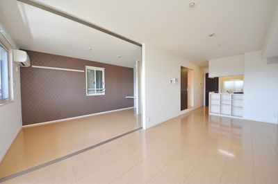 【居間・リビング】 | メゾンサカエ | ゆったりとしたリビングです