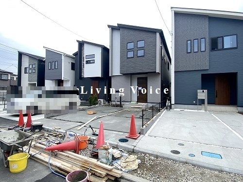 【居間・リビング】 | 【仲介手数料０円】小田原市曽比　新築一戸建て　4号棟　全5区画 | 小田原市曽比　新築一戸建て　全5区画