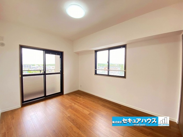 グローリアス長久手第2の洋室|【洋室】
◆お子様のお部屋や主寝室、来客時の宿泊室、趣味のお部屋としてもご利用いただけます♪