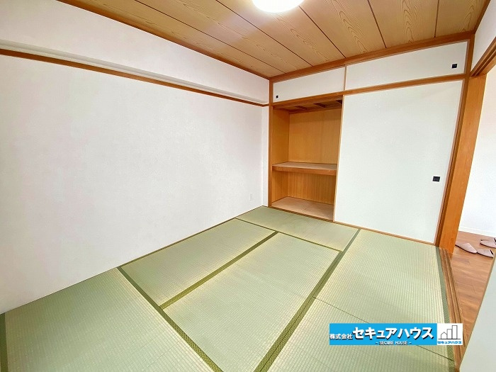 グローリアス長久手第2の和室|【和室】
押入には来客時の布団など収納することができます。