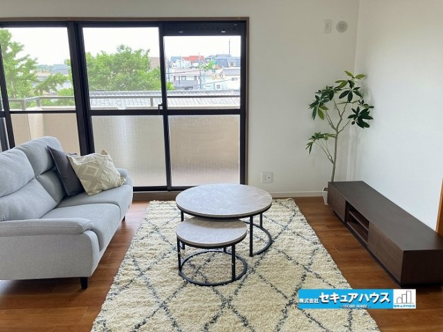 グローリアス長久手第2の居間・リビング|【リビングの様子】
◆ニトリ家具付きです♪