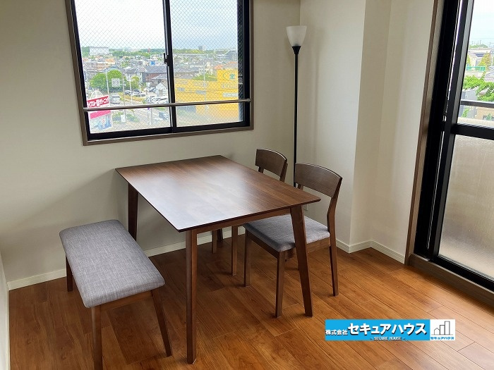 グローリアス長久手第2のダイニング|【ダイニングの様子】
◆ニトリ家具付きです♪