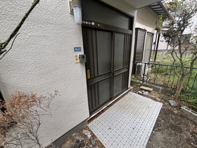 【エントランス】 | おひさまと子犬のガーデン | 毎日通るエントランスはこのようになっています