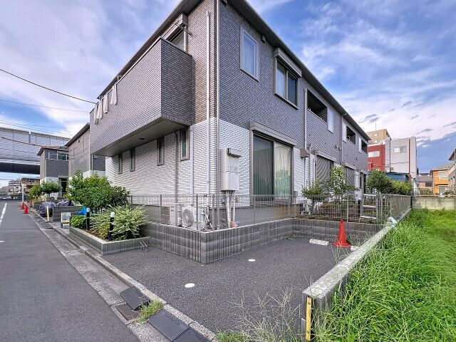 プラントグラスⅢの外観