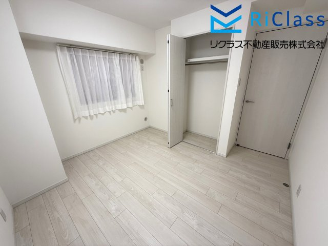 ロイヤルコート兵庫の洋室|落ち着いた色調の洋室です