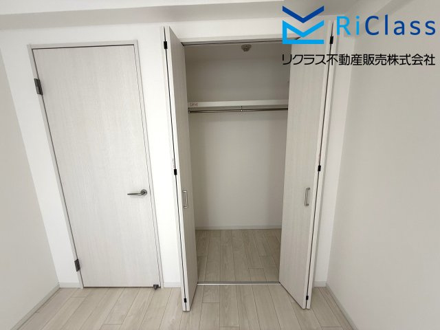 ロイヤルコート兵庫の洋室|クロークあります