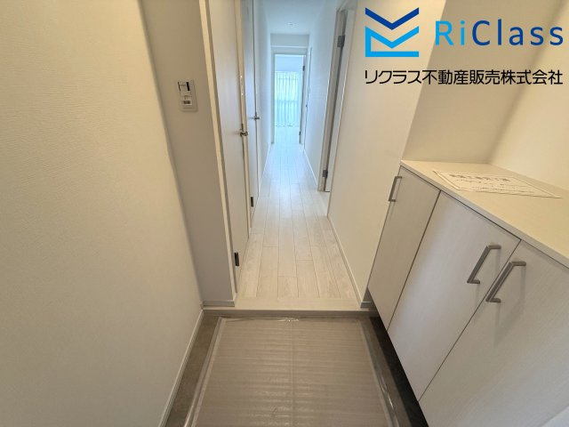 ロイヤルコート兵庫の玄関|収納もある玄関です