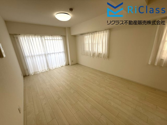 ロイヤルコート兵庫の居間・リビング|ゆったりとしたリビングです