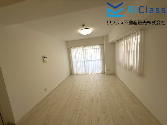 ロイヤルコート兵庫の居間・リビング|使いやすいリビングです