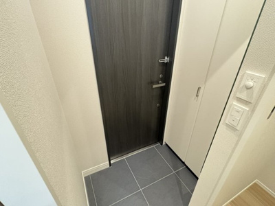 【玄関】 | ホワイトガーデン西宮中島町 | シンプルで使いやすい玄関です