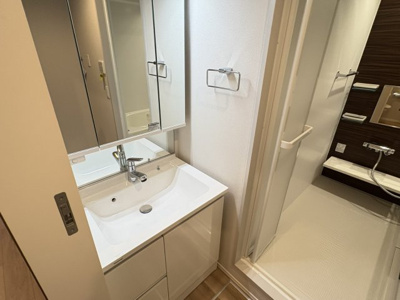【洗面所】 | ホワイトガーデン西宮中島町 | 使いやすい洗面所です
