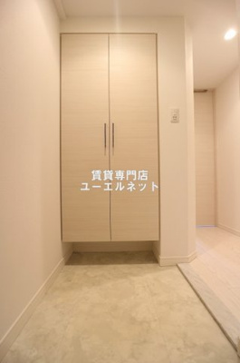 【玄関】 | S-RESIDENCE江坂 | 住まいの顔ともなる玄関