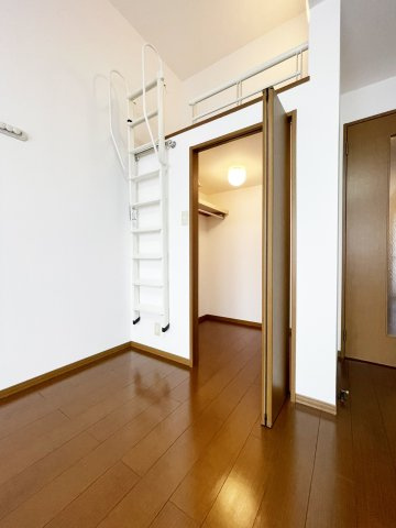 ウィルモア夷山　Ｂ棟の収納