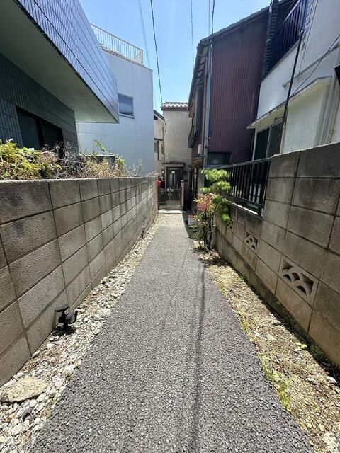 板橋区南常盤台１丁目の中古一戸建の前面道路含む現地写真|東側通路（法定外道路） 
