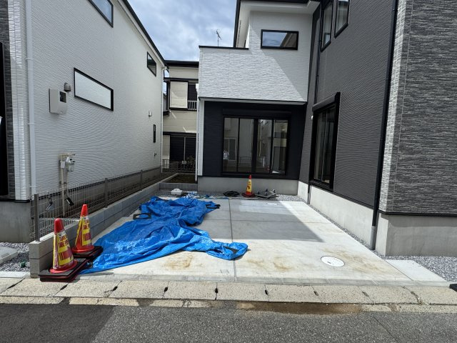 市川市東菅野４丁目新築戸建【北方小学校：7分】の駐車場|駐車スペース・並列2台駐車可