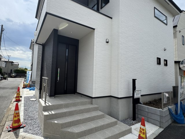 市川市東菅野４丁目新築戸建【北方小学校：7分】のエントランス|エントランス・玄関ポーチ